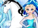 Elsa cuidando do cavalo