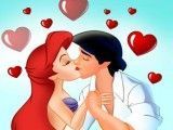 Ariel beijar namorado